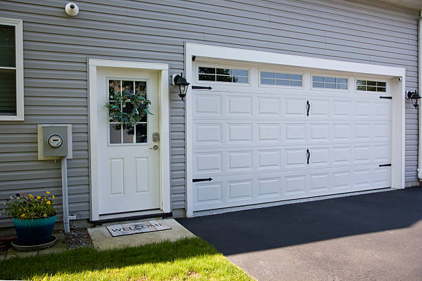 24/7 Emergency Garage Door Panel Replacement experts in Baraga County County, MI